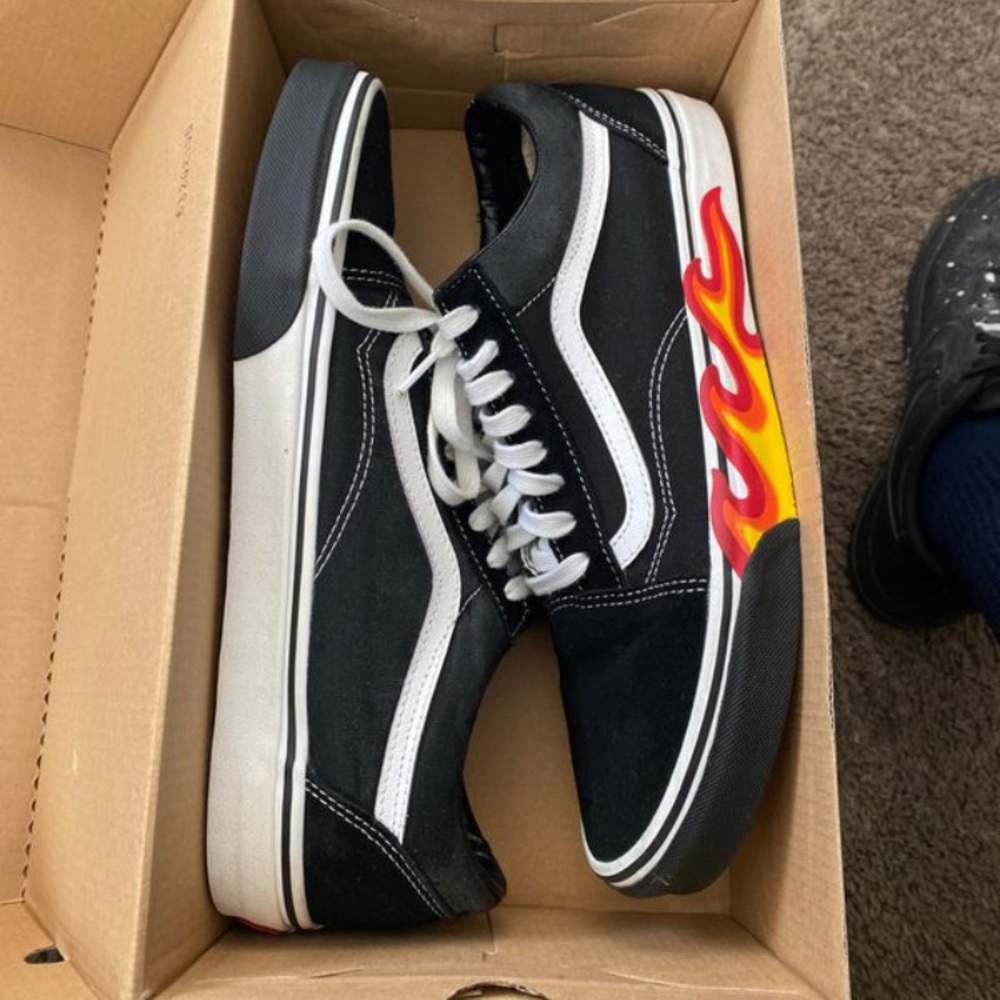 Vans - Picture 3 of 3